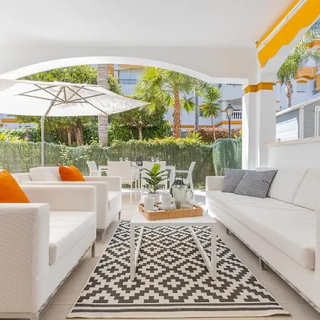 2 Bedrooms Terrace - Pool & Parking Apartment